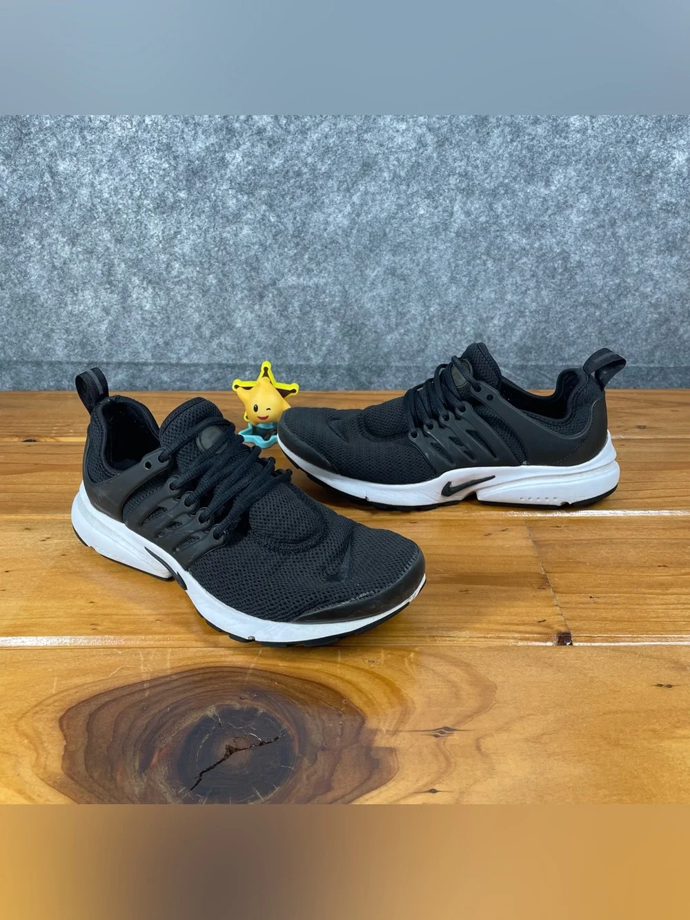 Nike Air Presto Womens Size 8 Black White Athletic Shoes Sneakers 878068-001